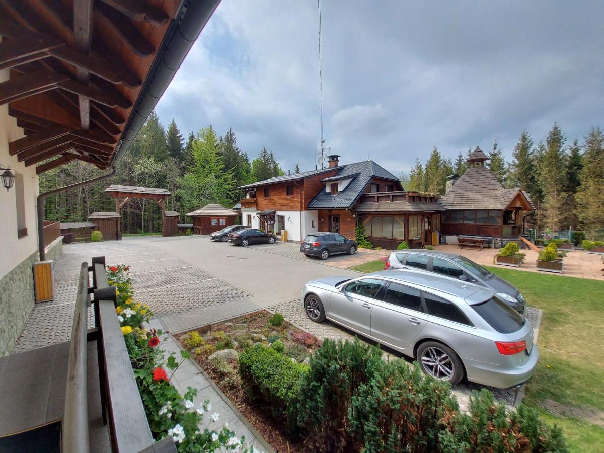 Hotel Na Doline Frenštát pod Radhoštěm Екстериор снимка